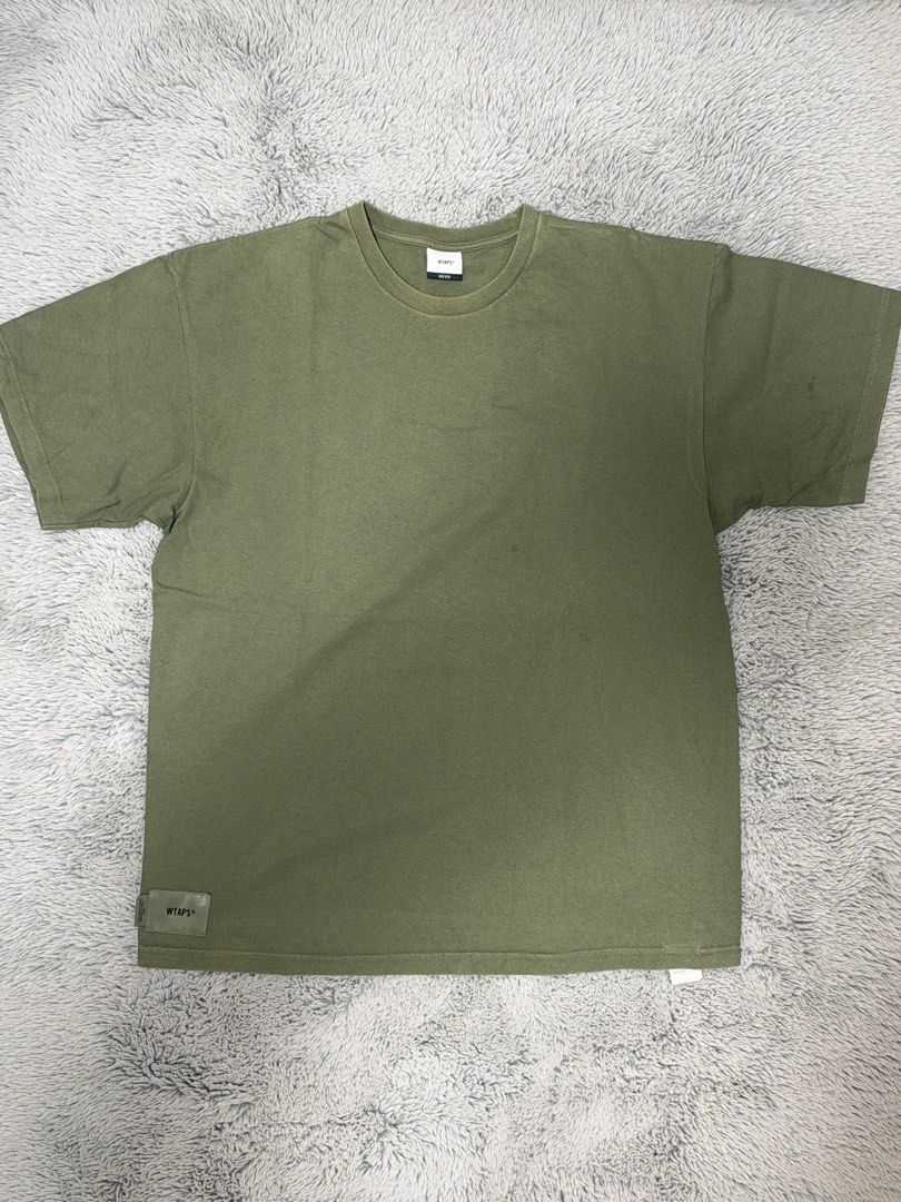 WTAPS tee （分類：T-shirt、恤衫、有領衫）位於 Hong Kong。 由 hkkimura 提交（商品編號 1466299271，圖片 1）。簡介： 100% real 80% new 衣領有變色 因此平放 不影響日常著用 Tee only Size 3 = size L Made in Japan 後領到底73cm Pit to pit 60cm。