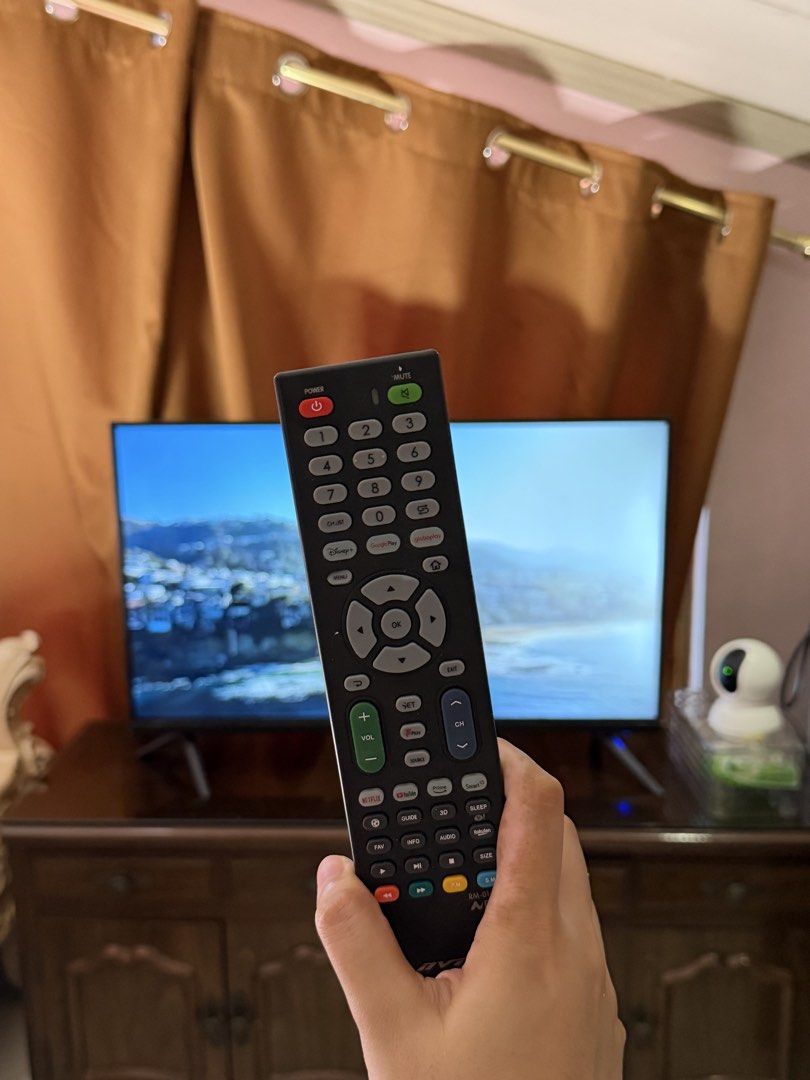 Xastron Smart TV with Remote Control & Stand (Category: TV) located in Manila. Submitted by arkaclothing_ (Listing ID 1466200758, Image 2). Description: - Brand: Xastron Smart TV - Condition: Good working order, clear display - Included: Original remote control and stand legs - Apps: Netflix, ABS-CBN channels, Astron channel, and more - Setup: Plug and play ready.