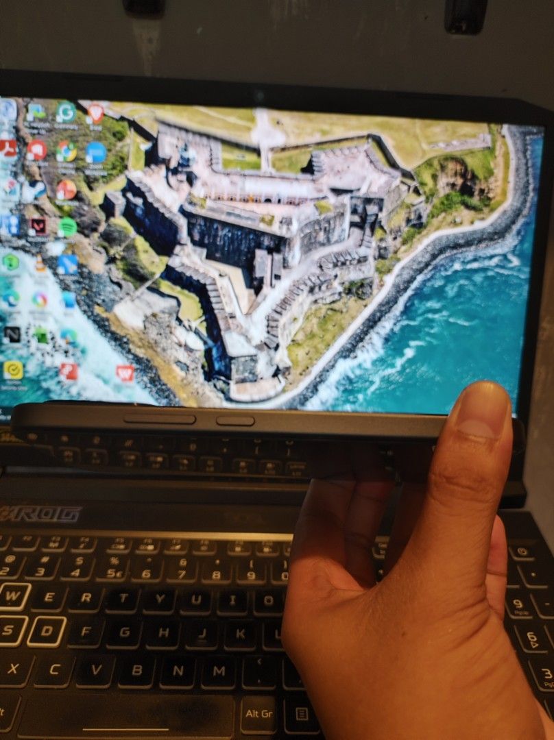 Xiaomi 17t (Category: Xiaomi) located in Cavite. Submitted by hiroyukii05 (Listing ID 1466297066, Image 3). Description: For sale xiaomi 17t Varaint color: black 12/256 Loc: dasma cavite Good for picture and hard games May bawas pa sa sure buyer or offer po kayo baka mag kasundo sa price Specs: Display: Amoled Refresh rate: 120hz Processor: Dimensity 8500 ultra Battery: 6500 mah No issue sobrang kinis pa po gagamitin nalng unli check po sa meet u