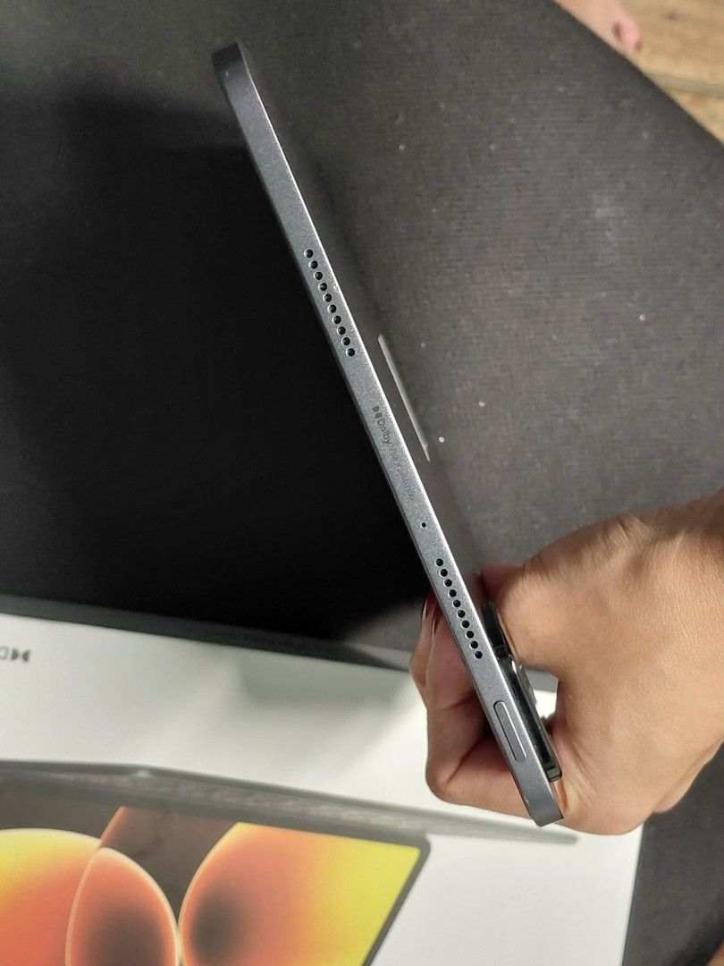Xiaomi Pad 8 8/256GB Pine Green (Category: Android) located in Makati City. Submitted by michaelang05 (Listing ID 1462200328, Image 2). Description: 🔥 XIAOMI PAD 8 — 8GB RAM / 256GB 🔥 💯 99% Makinis! ✨ June 2026 First Use ✨ No dents ✅ No hidden issues 🔋 100% Battery Health 🔄 68 Cycle Count 📦 Complete Set ✔️ Original Box ✔️ Charger ✔️ Manual ✔️ Xioami Keyboard ✔️ Xioami Mouse 🚀 Smooth performance — perfect for work, study, gaming, streaming 