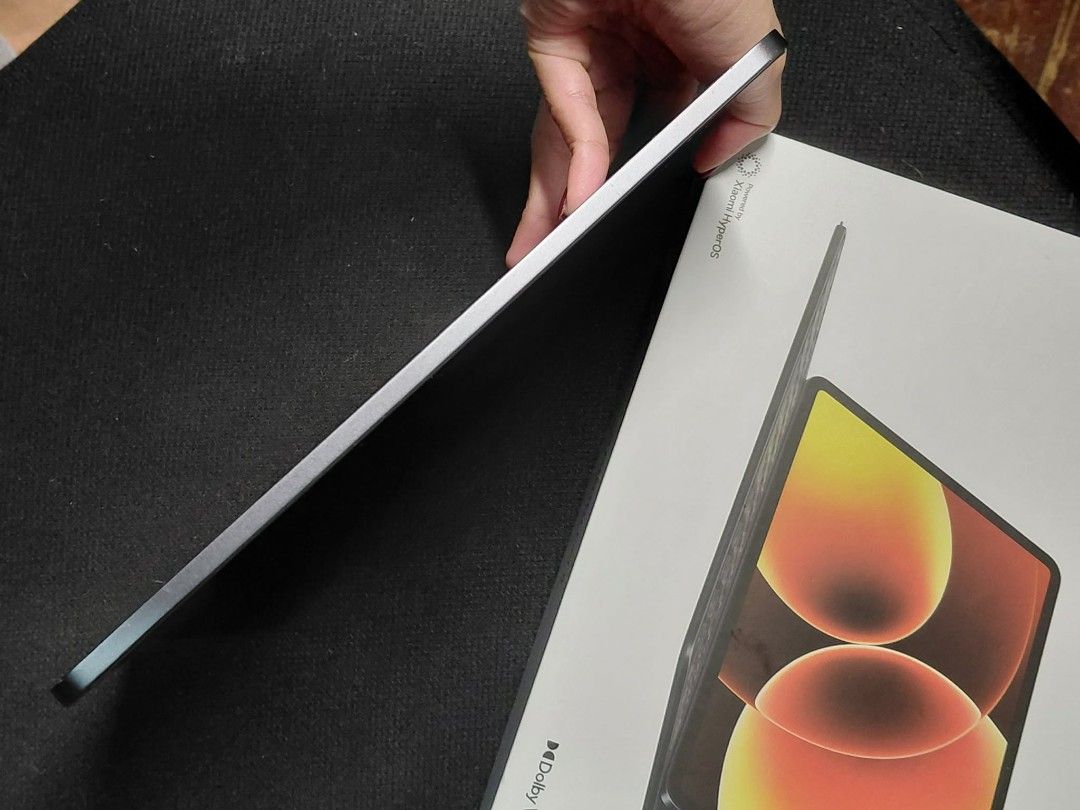 Xiaomi Pad 8 8/256GB Pine Green (Category: Android) located in Makati City. Submitted by michaelang05 (Listing ID 1462200328, Image 3). Description: 🔥 XIAOMI PAD 8 — 8GB RAM / 256GB 🔥 💯 99% Makinis! ✨ June 2026 First Use ✨ No dents ✅ No hidden issues 🔋 100% Battery Health 🔄 68 Cycle Count 📦 Complete Set ✔️ Original Box ✔️ Charger ✔️ Manual ✔️ Xioami Keyboard ✔️ Xioami Mouse 🚀 Smooth performance — perfect for work, study, gaming, streaming 