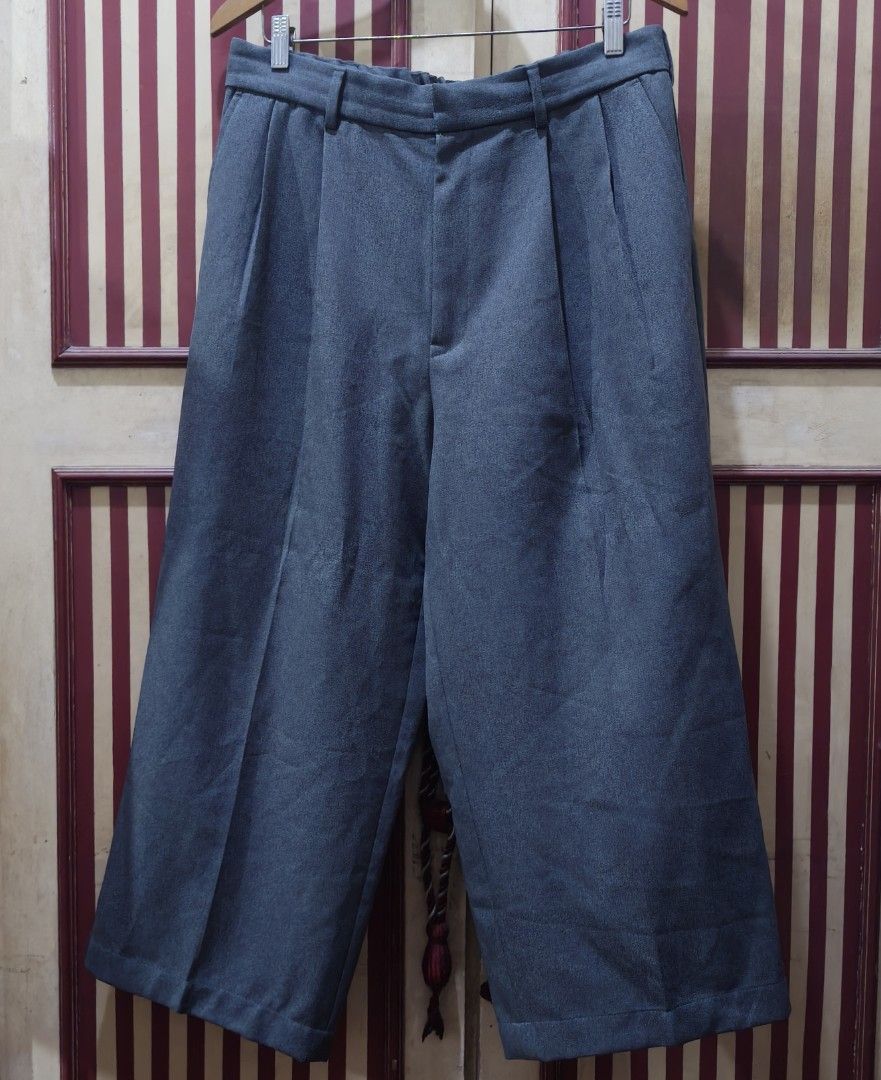 (XL-3XL) GU Grey Trousers (Category: Other Bottoms) located in Rodriguez. Submitted by ginghamgirlie (Listing ID 1466258661, Image 2). Description: SIZE ON TAG: XL BEST FITS: XL-3XL MEASUREMENTS waist: 34-38 inches hips: 46 inches length: 36 inches 📌 PLEASE NOTE • Sizing is based on the actual measurements of the garment, not the tagged size. • Pre-owned pieces may differ from the tagged size due to stretching, shrinkage, wear, alterations, or l