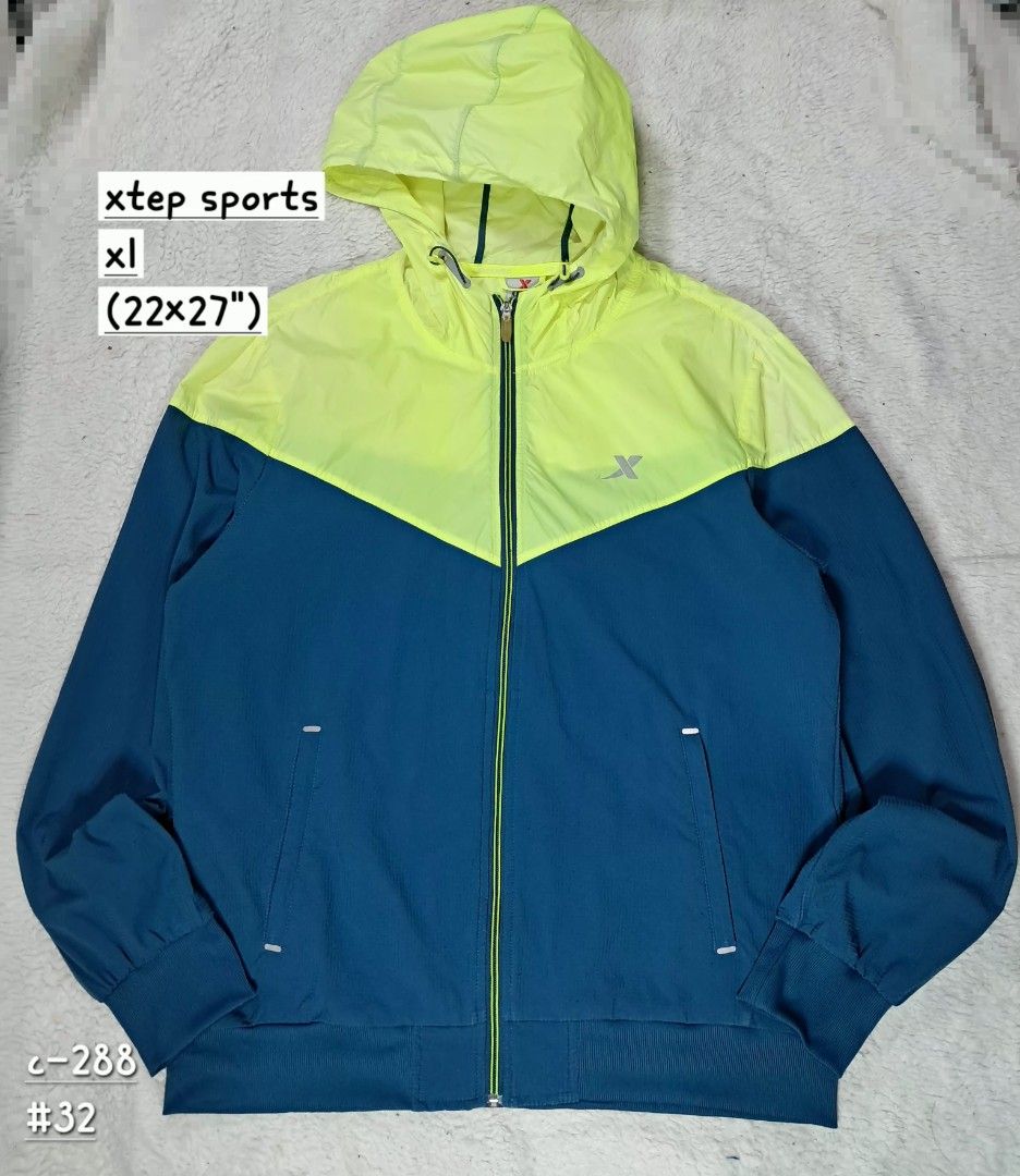 Xtep run train windbreaker jacket (Category: Coats, Jackets and Outerwear) located in Baguio. Submitted by mishmashfritz (Listing ID 1466163422, Image 1). Description: Good used condition, min. Lints/fabric snag, nylon lime green part, polyester fabric green part, zippered pockets thrifted, slight discoloration on hood and back- unnoticeable Washable stain malapit sa logo.