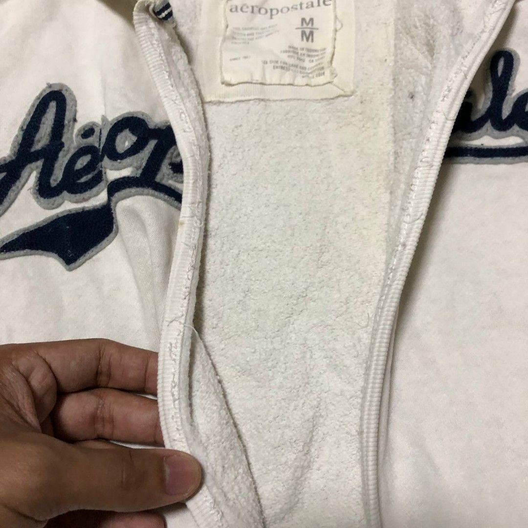 Y2k Aeropostale Hoodie (Category: Activewear) located in Camiling. Submitted by thriftscape2024 (Listing ID 1466303542, Image 2). Description: Excellent Condition Color rate: 9/10 Issue: no zipper Medium.