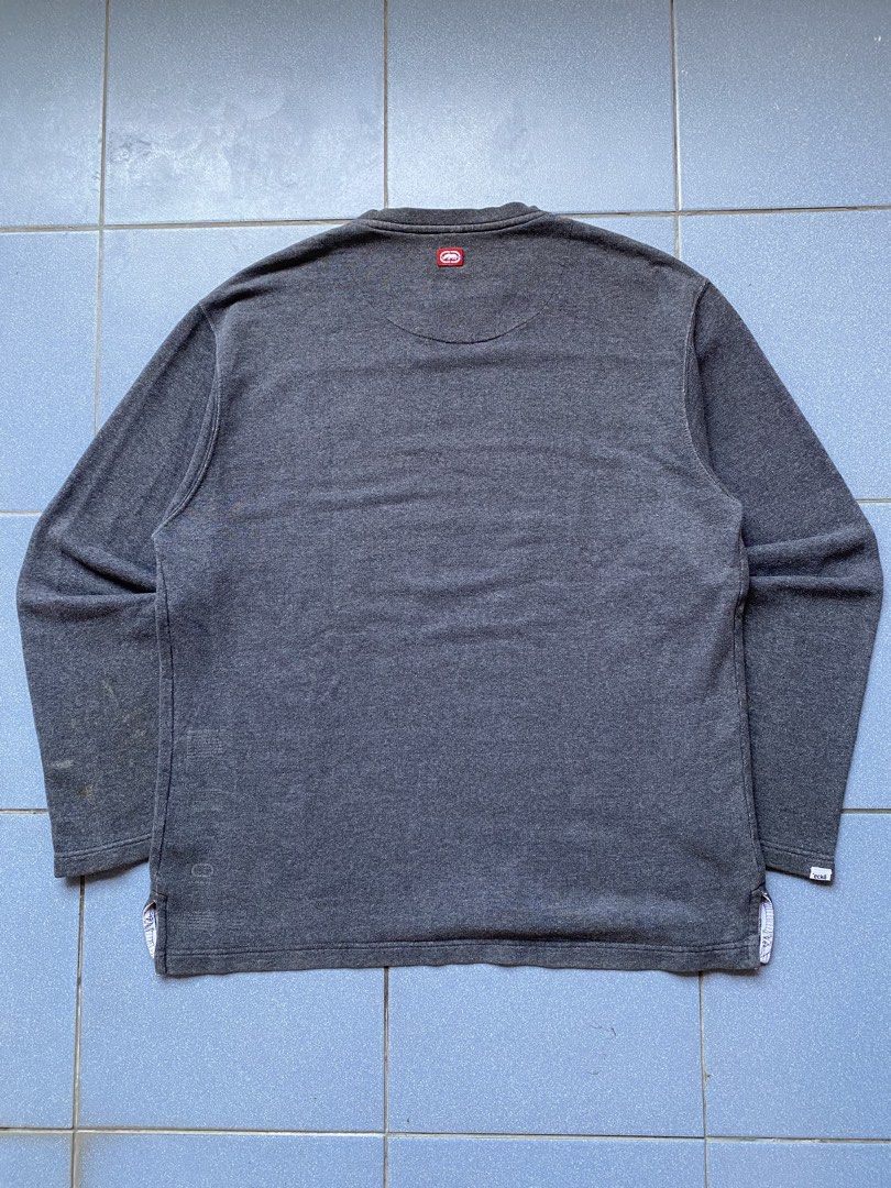 Y2K ECKO UNLTD (Category: Hoodies) located in Cabuyao City. Submitted by badthrift_pat (Listing ID 1466218198, Image 3). Description: Y2K ECKO UNLTD 👕WIDTH:24.5 👕LENGTH:29 FLAWS:CRACK DESIGN/1 PIN HOLE 🏷️:499.