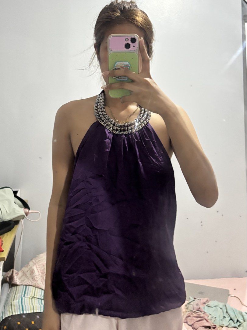y2k low back halter top (Category: Sleeveless) located in Binan City. Submitted by byhiraeth (Listing ID 1466309720, Image 1). Description: .