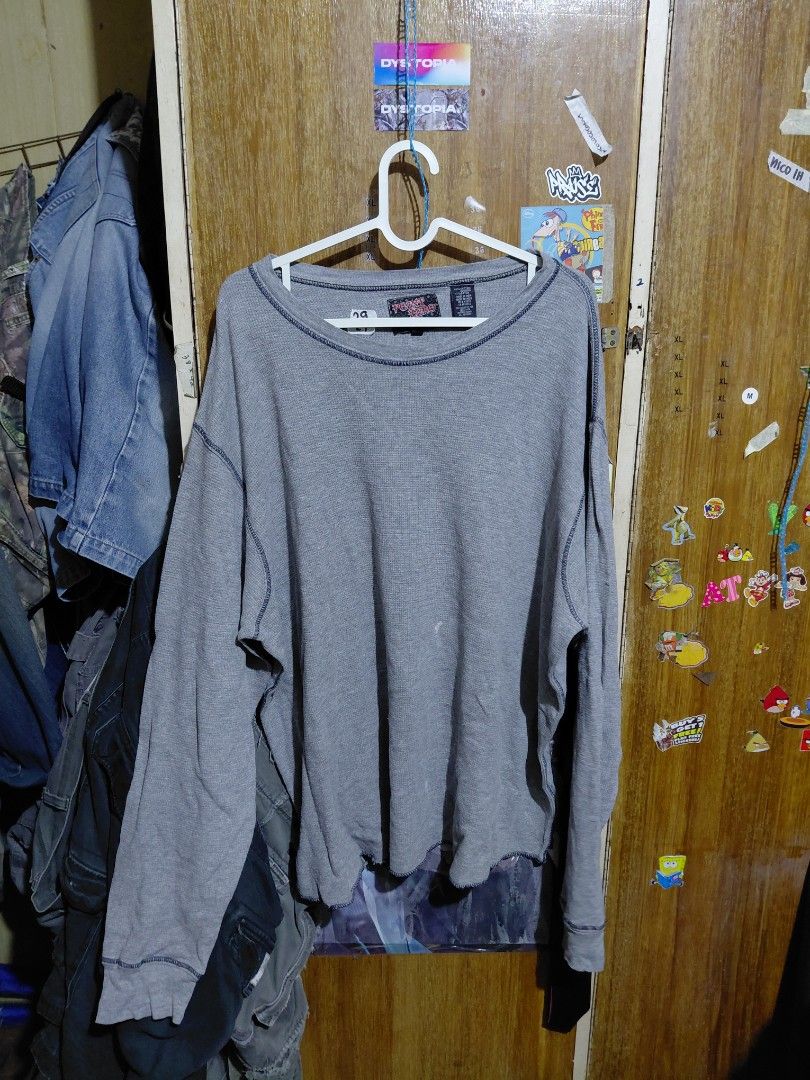 Y2K Point Zero Alternative Movement Grey Long Sleeve Thermal (Category: Tshirts & Polo Shirts ) located in Imus. Submitted by frootiloots4103 (Listing ID 1466314512, Image 1). Description: Grey long sleeve top from Point Zero Alternative Movement. Made in India. Material blend of cotton and rayon. Waffle knit thermal texture. Dark contrast stitching along the neckline and seams. Crew neck design. Comfortable everyday wear for cooler days..