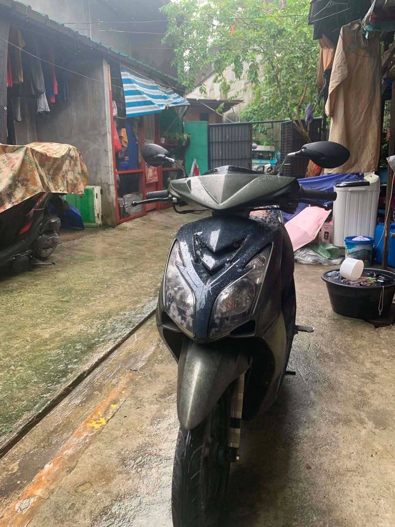 Yamaha Mio 4 (Category: Motorbikes for Sale) located in Valenzuela. Submitted by melodypang41273 (Listing ID 1466178821, Image 1). Description: For sale or swap sa Lower unit 23k negotiable Yamaha MiO 4 2012model Allstck engine Complete orig papers Orig big plate w/certificate Digital Gauge 1orig key Thai Sun racing pipe Big disc brembo RCB REAR shock RB8 MUGS Issue: -kakapaso lang nung august -mild scratches -Normal second hand -hindi lang maton