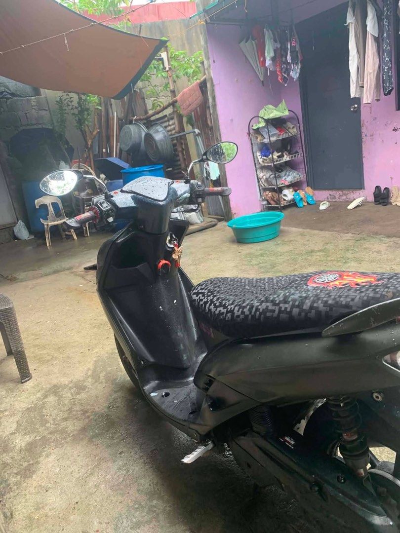 Yamaha Mio 4 (Category: Motorbikes for Sale) located in Valenzuela. Submitted by melodypang41273 (Listing ID 1466178821, Image 2). Description: For sale or swap sa Lower unit 23k negotiable Yamaha MiO 4 2012model Allstck engine Complete orig papers Orig big plate w/certificate Digital Gauge 1orig key Thai Sun racing pipe Big disc brembo RCB REAR shock RB8 MUGS Issue: -kakapaso lang nung august -mild scratches -Normal second hand -hindi lang maton