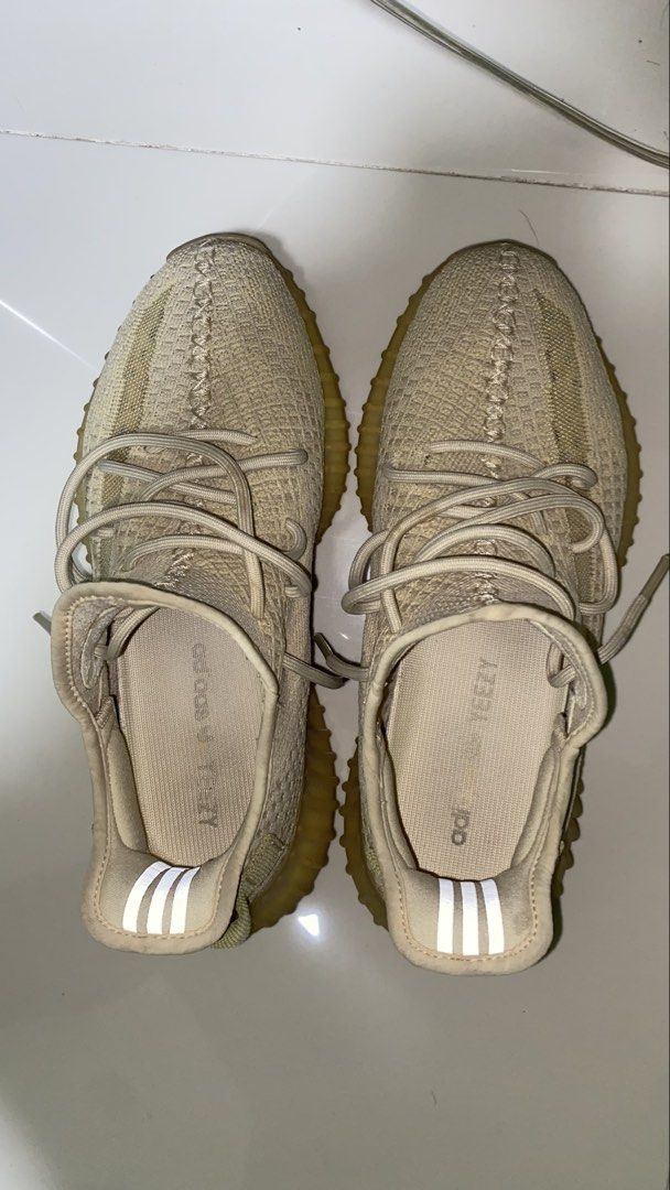 Yeezy Boost 350 V2 (Category: Casual Shoes) located in Bacolod City. Submitted by cosmicowl.f43056 (Listing ID 1466319481, Image 3). Description: - Adidas Yeezy Boost 350 V2 - Color: Flax - Size: US 8.5, UK 8, EUR 42, J 265 - Includes original box - Made in India.