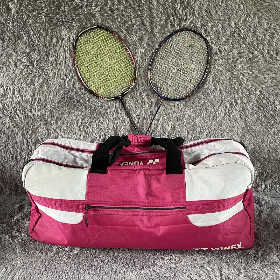 Yonex Baminton Bag (Category: Looking For) located in Valencia. Submitted by youngowl.1f71ec (Listing ID 1466178465, Image 2). Description: Tournament bag Good as new No issue 4 Compartment .