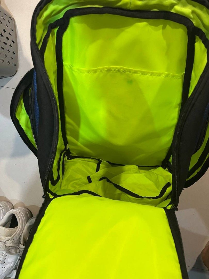 YONEX PRO BACKPACK (Category: Other Sports Equipment and Supplies) located in Quezon City. Submitted by alternativefinds (Listing ID 1466184281, Image 2). Description: FOR SALE YONEX BACKPACK PRO “MEDIUM” MODEL:BAG2008M EXCELLENT CONDITION NEAR BRANDNEW MINIMAL STAIN SA LOOB LANG.