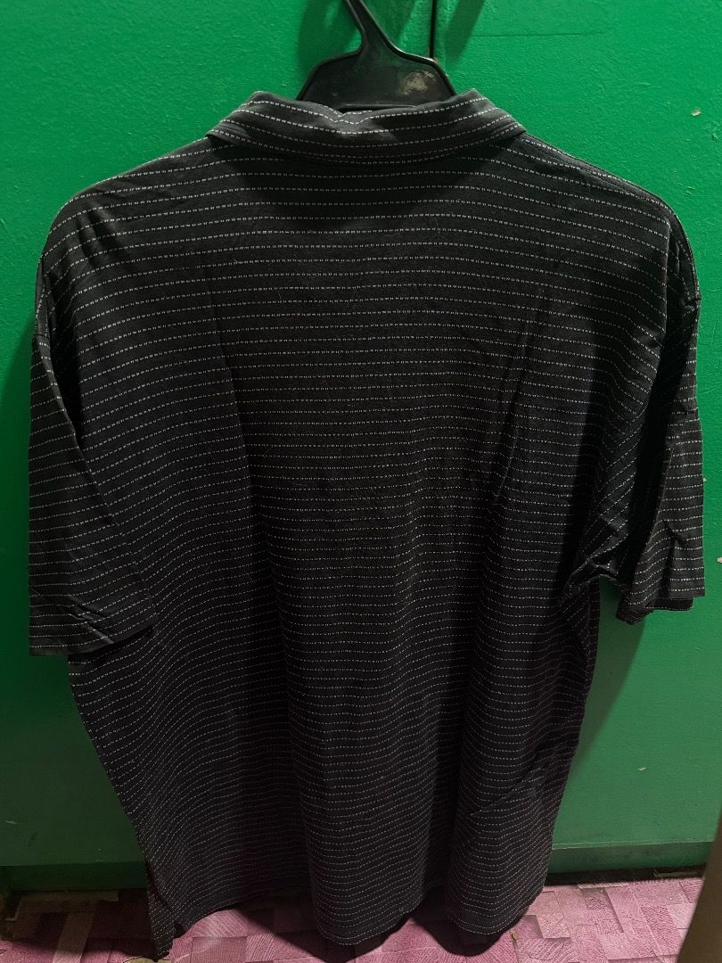 Ysl half zip polo (Category: Tshirts & Polo Shirts ) located in Quezon City. Submitted by pinkicy (Listing ID 1466241790, Image 2). Description: For sale only This is pre loved manage your expectations 22 x 28 dimes No issue ₱650 Location: QC.