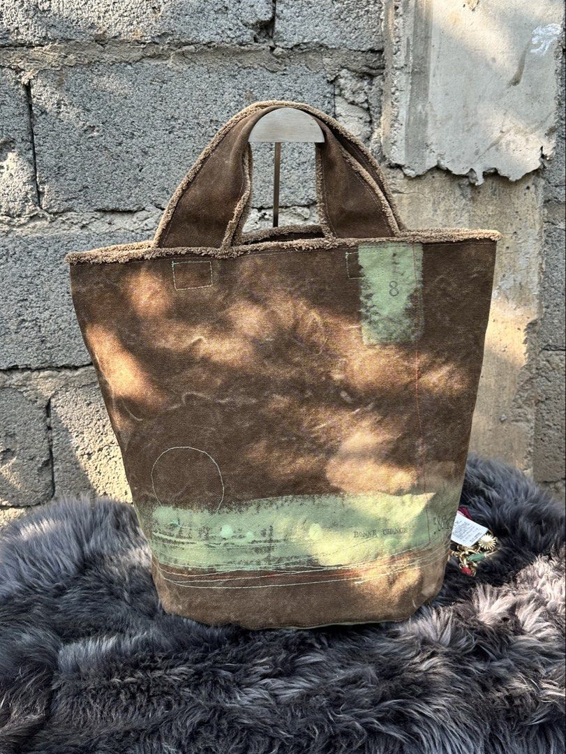 YUMEMI Acid canvass tote (Category: Tote Bags) located in Cagayan de Oro. Submitted by kjcartier26 (Listing ID 1466169800, Image 1). Description: Authentic, Flawless, Unique..