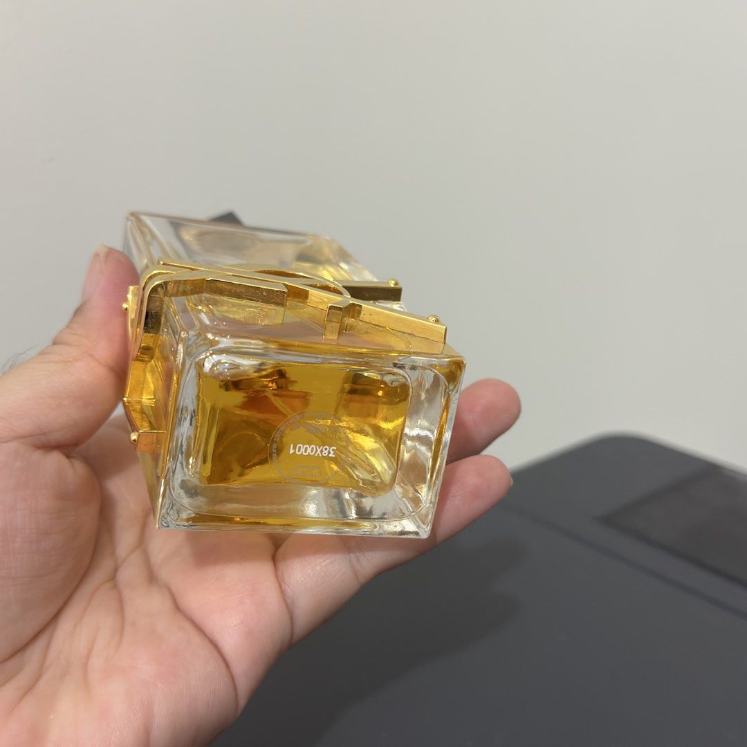 Yves Saint Laurent Libre Eau de Parfum 90ml (Category: Fragrance & Deodorants) located in Mandaluyong City. Submitted by loonacreates (Listing ID 1466328223, Image 3). Description: For sale: YSL Libre Eau de Parfum 90ml Authentic ~used; bawas na po (please refer to the photos). Around 7-10% ung bawas. No box; we recently move out kasi, daming hindi na kayang dalhin na gamit. Unfortunately, pati box nito hindi na din namin nadala. RFS: Need funds 
