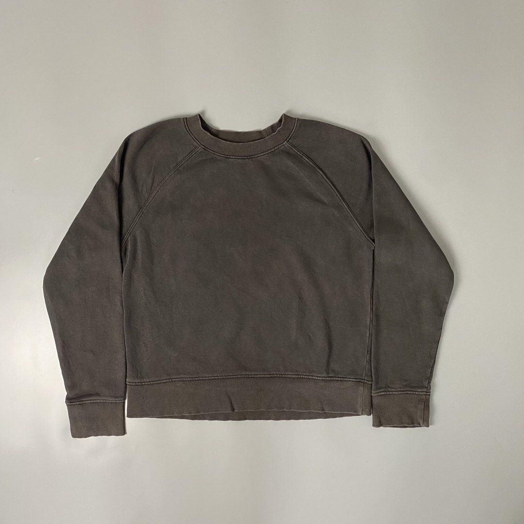 ZARA ✨ | Sun-Bleached Charcoal Raglan Sweatshirt (Category: Coats, Jackets and Outerwear) located in Bulacan. Submitted by orc.ph (Listing ID 1466263989, Image 1). Description: ZARA ✨ | Sun-Bleached Charcoal Raglan Sweatshirt Material Used: Cotton-Poly - Charcoal - Boxy - Loose-Fitting -Ribbed Collar, Hem And Cuffs -Casual -Raglan Sleeves ‎-Size: M -Width: 20” ‎-Length: 22” ‎ ‎Pristine Condition. No Visible Flaws. No Issue At All ‎ ‎⚠️Note: For I