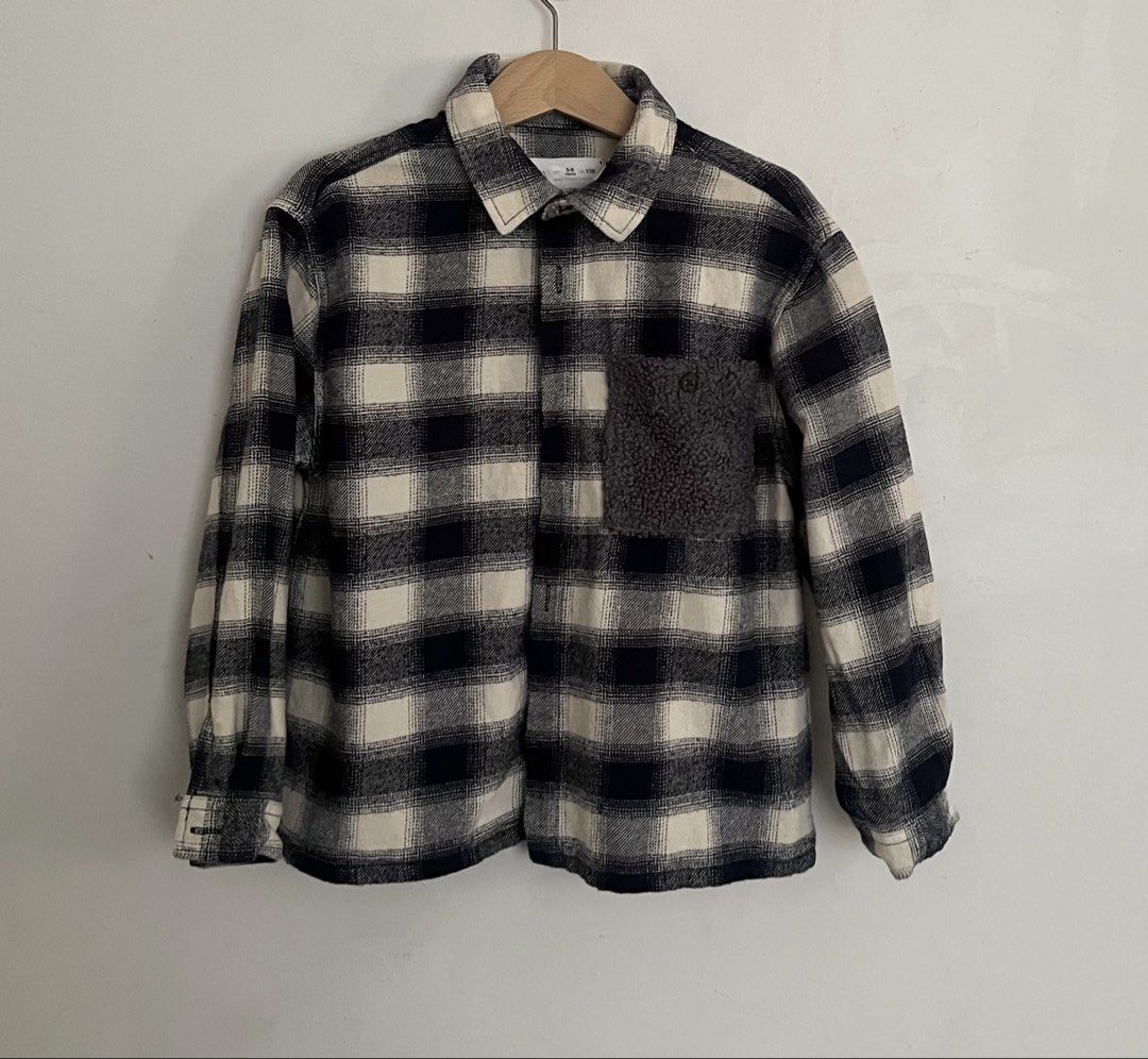 Zara boys flannel overshirt (Category: Babies & Kids Fashion) located in Manila. Submitted by ourburstingwardrobe_ (Listing ID 1466190013, Image 1). Description: Size 5-6 Like new condition.