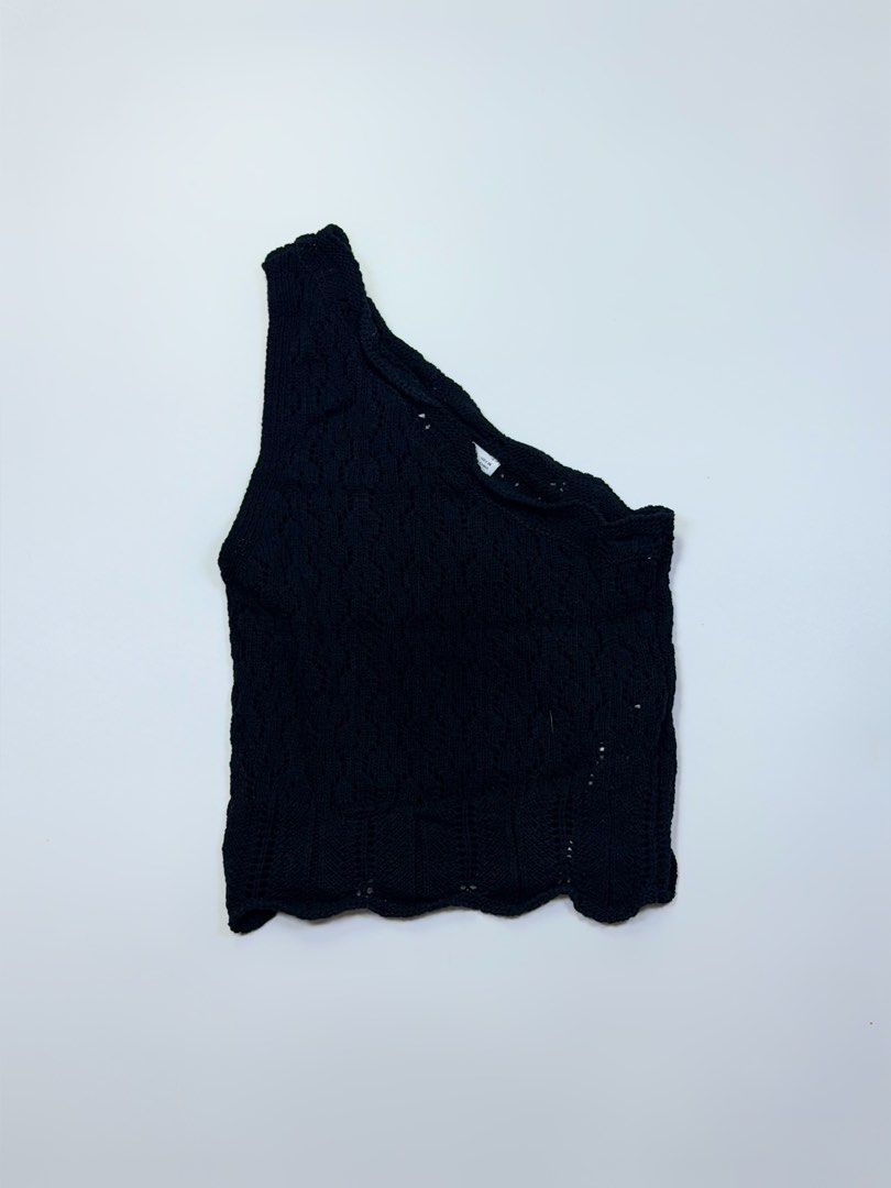Zara crochet one sided top (Category: Sleeveless) located in Kapangan. Submitted by keythsgs74798 (Listing ID 1466266808, Image 1). Description: .