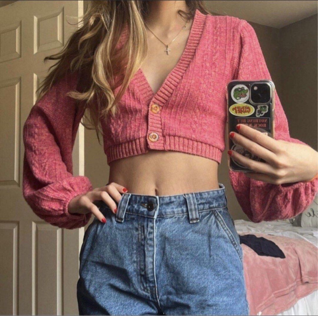 Zara Crop Knit Sweater (Category: Coats, Jackets and Outerwear) located in Taguig. Submitted by iamfab15 (Listing ID 1466164033, Image 1). Description: Like new Small to Medium Frame (and even Large can Fit).