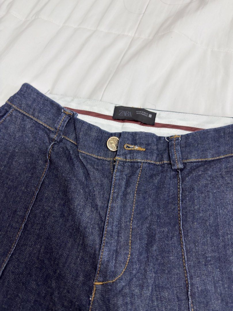 Zara Indigo Denim Pants (Category: Jeans) located in San Juan City. Submitted by sellingforless__ (Listing ID 1466203982, Image 3). Description: Used twice only Mid waist with wide leg silhouette and front seam details .