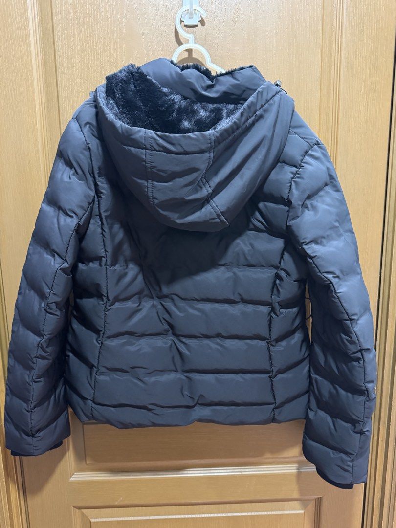 Zara Jacket (Category: Coats, Jackets and Outerwear) located in Quezon City. Submitted by theluxuryrack (Listing ID 1466181900, Image 3). Description: For winter.