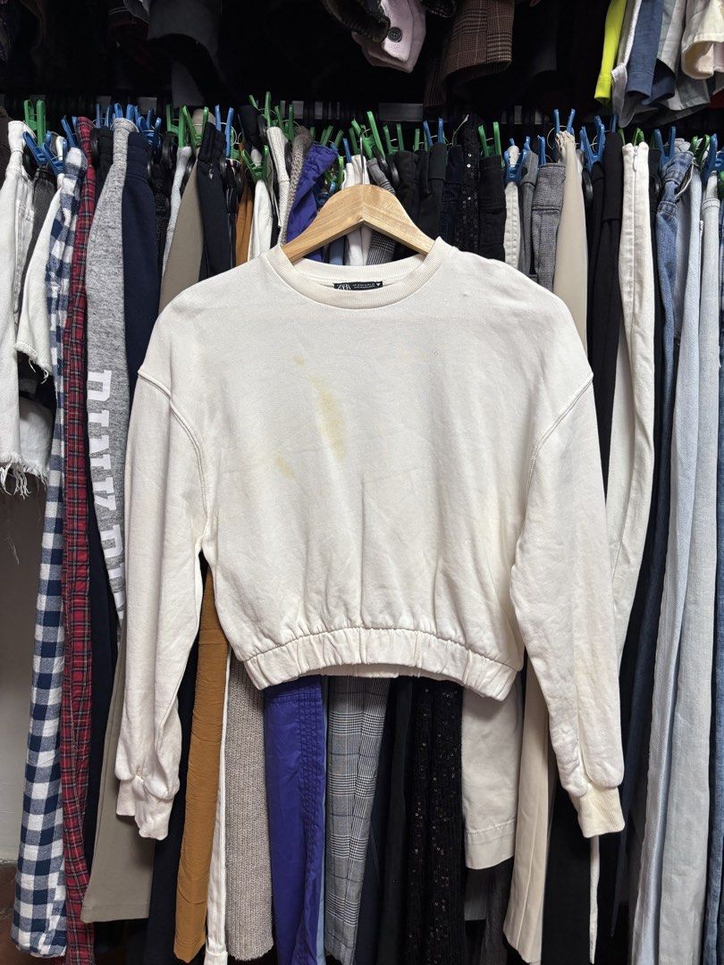 zara longsleeve (Category: Longsleeves) located in Pila. Submitted by isabelasthriftclothes (Listing ID 1466305464, Image 1). Description: .