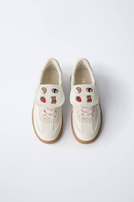 Zara Patchwork Kids sneakers (Category: Babies & Kids Fashion) located in Taguig. Submitted by madeasoncloset (Listing ID 1466188422, Image 1). Description: Worn 3 times ng daughter ko Size EUR 35 22.5 cm Pls Know your own kids size Came with Dustbag.