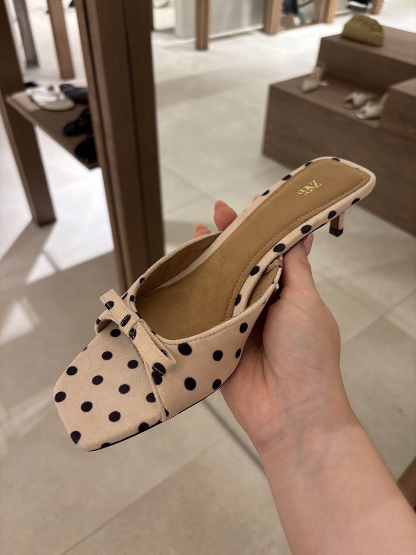 Zara Polka Dot Mule (Category: Flats & Sandals) located in Taguig. Submitted by poshcity (Listing ID 1466196316, Image 2). Description: ✨PLEASE MAKE READING A HABIT✨ INCLUSIONS: ✨: With Tag and Box ✨: 35-40 ✨: What you see is what you get ✨: Manage your expectations. Items are all MPO/Mall Pull Out — ✔️: Sure buyers only should fill up the form, No form No item. ✔️: Payment first policy. No COD & COP. .