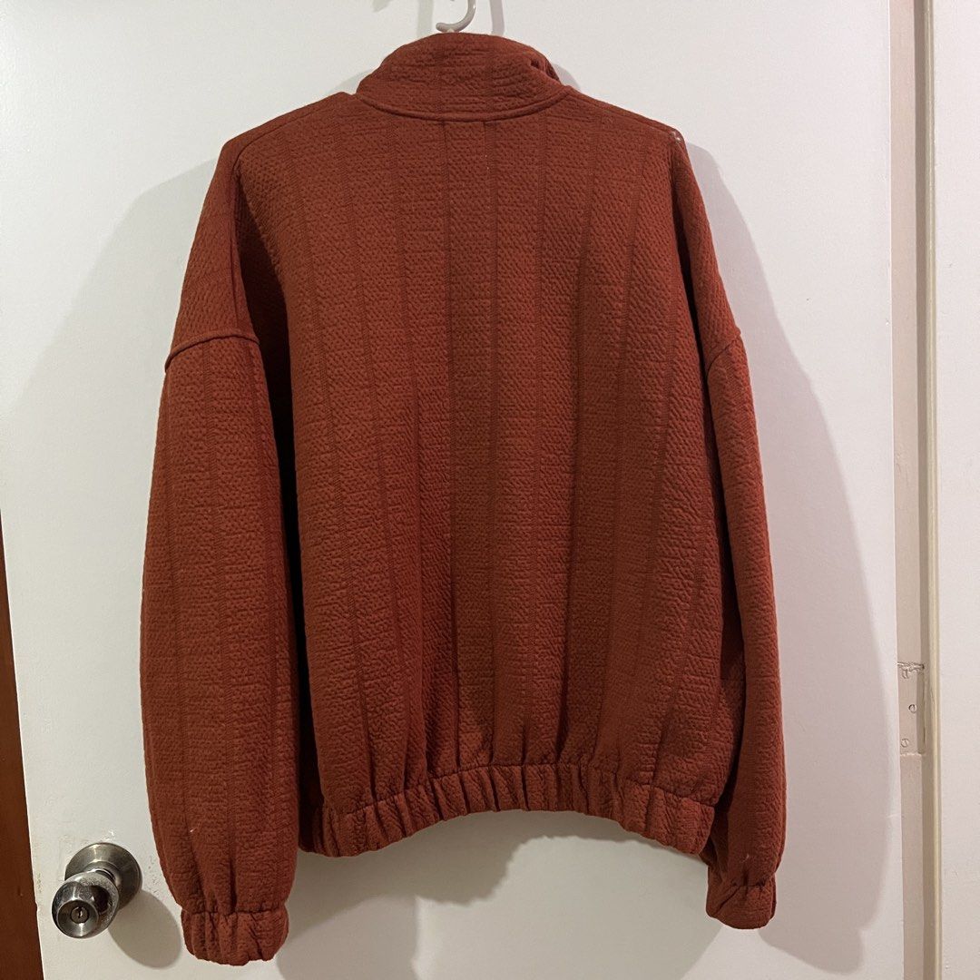 ZARA Rust Orange Textured Bomber Zip-Up Jacket (Category: Coats, Jackets and Outerwear) located in Mandaluyong City. Submitted by ysa_03 (Listing ID 1466255210, Image 2). Description: - Size: US XS-S - Oversized for petit.
