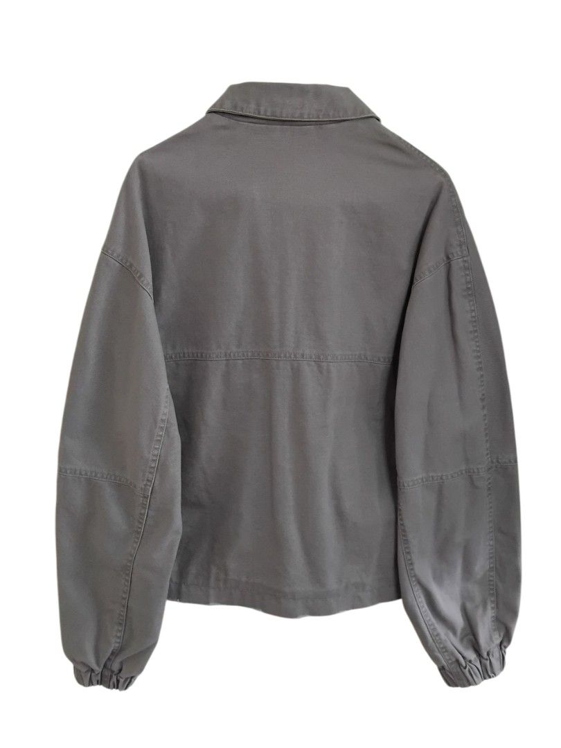 Zara Washed Oversized Utility Jacket (Category: Coats, Jackets and Outerwear) located in Pasig City. Submitted by hustlexcurate (Listing ID 1466233544, Image 3). Description: Zara Washed Oversized Utility Jacket Size S on tag fits XL Boxy Dimensions: 24X27.