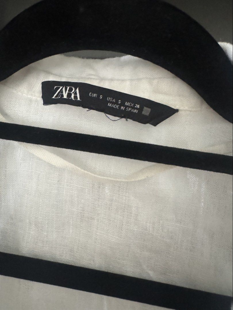 Zara White Crop Linen Wrap Blouse (Category: Blouses) located in Manila. Submitted by ramoneybaloney (Listing ID 1466299609, Image 2). Description: Fits up to Medium.