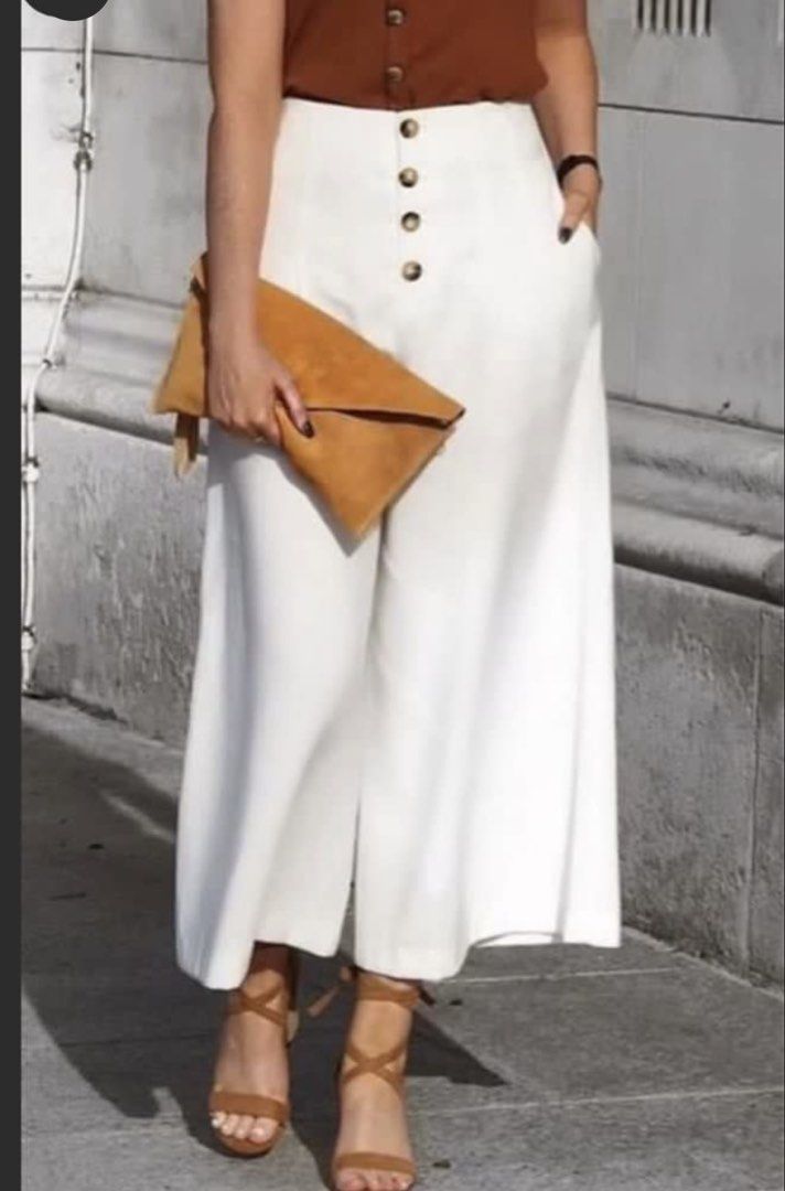 Zara White Leg Pants (Category: Other Bottoms) located in Taguig. Submitted by iamfab15 (Listing ID 1466163658, Image 2). Description: Fits XS to Small Like new.