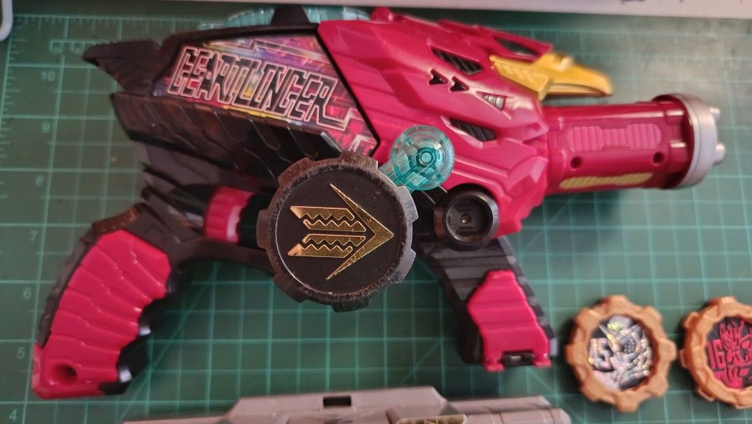 Zenkaiger DX Geartlinger Set (Category: Action & Battle Toys) located in Legazpi City. Submitted by bbthatguy (Listing ID 1466177561, Image 2). Description: Selling Kikai Sentai Zenkaiger DX Geartlinger w/ Zenkai Gears Includes Main 5 Gears + Gear Belt Holder (straps not pictured but included) Working, can send test vids upon request loc Legazpi City, Albay, can do meetups in the area Price slightly negotiable, lowballers/ghosters will be blocked