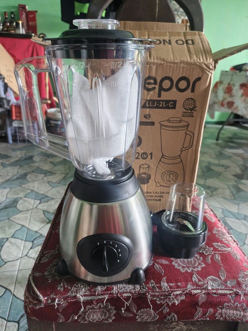 Zepor LLJ-2L-C 2-in-1 Blender (Category: Juicers, Blenders & Grinders) located in Imus. Submitted by mabelen_alvarez25 (Listing ID 1466233377, Image 1). Description: - Brand/Model: Zepor 2-in-1 Blender (LLJ-2L-C) - Sleek stainless steel base with easy-to-use rotary dial control - Multiple speed settings + pulse function for versatile blending - Includes large 1.5L main jar with protective insert - Comes with a separate smaller grinder attachment 