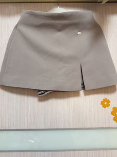 （分類：）位於 。 由 uniunicloset 提交（商品編號 1466211544，圖片 1）。簡介： 。