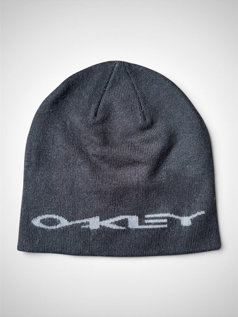00s OAKLEY SPELLOUT LOGO BEANIE (Category: Beanies) located in Lapu Lapu. Submitted by lonearchivalry (Listing ID 1466525249, Image 1). Description: I have 3 same Oakley beanies on my profile. If u need when worn pics, just let me know. This one has a slimmer fit and slightly thinner fabric compared to the other 2, which is best for PH weather. This has the best condition of the 3 , thus pricing it higher..