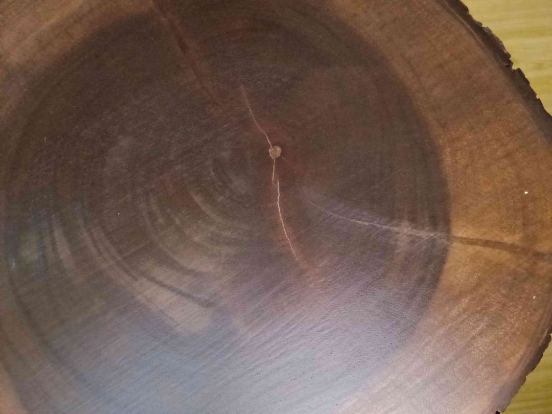 100% Solid Acacia Wood Round Slab 10–11" WITH FLAWS (Category: Vases & Decorative Bowls) located in Quezon City. Submitted by titasworld (Listing ID 1466420043, Image 3). Description: Pls take note that this has flaws, like slight cracks, but still usable pls see attached images Material: 100% natural acacia wood with rustic bark edges Size: 10–11 inches diameter, 1 inch thick Shapes and sizes may differ from the actual pic Grains may vary There 