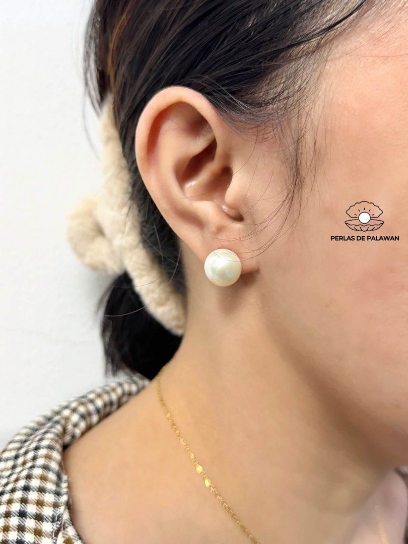 12-13mm Round Freshwater Pearl Stud Earrings (Authentic) (Category: Earrings) located in Manila. Submitted by perlasdepalawan (Listing ID 1466396642, Image 1). Description: 100% REAL FRESHWATER PEARL ✔️ 100% Real/Authentic Freshwater Pearl 💯 ✔️ High Quality Pearl ✔️ Philippines Pearl 🇵🇭 ✔️ made in Palawan, Philippines 🇵🇭 Like and Follow us on FB & IG for more ✨ FB: perlasdepalawanofficial IG: perlasdepalawan .