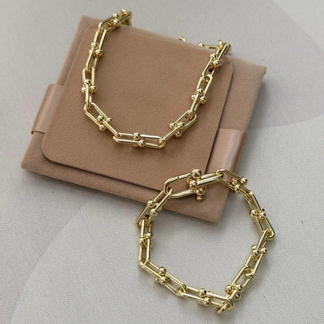 14K Vermiel Gold 2n1 Hardware Set (Category: Necklaces) located in Caloocan City. Submitted by cheskhaionlinestore2.0 (Listing ID 1466359717, Image 1). Description: New Collection 🥰 14k GOLD VERMEIL Super Sale ⚡ Hardware 2n1 Set ₱1250 only 📌 What is Vermeil Gold? 14K Vermiel Gold Gold vermeil (pronounced ver-may) is a high-quality type of gold-plated jewelry defined by a sterling silver base metal, a thick gold layer (at least 2.5 microns), and