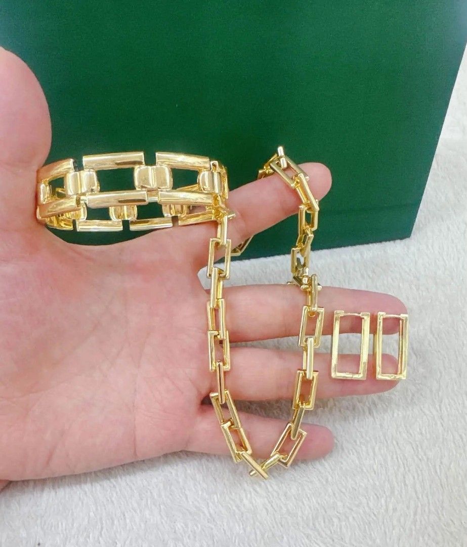 14K Vermiel Gold 3n1 Set (Category: Necklaces) located in Caloocan City. Submitted by cheskhaionlinestore2.0 (Listing ID 1466360679, Image 1). Description: Ganda nyan para Kang naka real 18K Saudi Gold 😍 New Collection 🥰 14k GOLD VERMEIL 3n1 Set ₱1450 only 📌 What is Vermeil Gold? 14K Vermiel Gold Gold vermeil (pronounced ver-may) is a high-quality type of gold-plated jewelry defined by a sterling silver base metal, a thick gold layer (at least