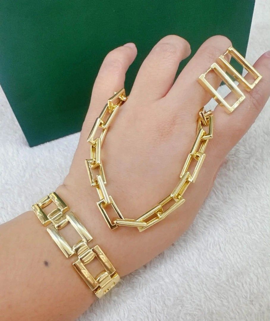 14K Vermiel Gold 3n1 Set (Category: Necklaces) located in Caloocan City. Submitted by cheskhaionlinestore2.0 (Listing ID 1466360679, Image 2). Description: Ganda nyan para Kang naka real 18K Saudi Gold 😍 New Collection 🥰 14k GOLD VERMEIL 3n1 Set ₱1450 only 📌 What is Vermeil Gold? 14K Vermiel Gold Gold vermeil (pronounced ver-may) is a high-quality type of gold-plated jewelry defined by a sterling silver base metal, a thick gold layer (at least