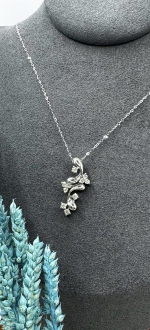 18k Lily Diamond Necklace (Category: Necklaces) located in Manila. Submitted by jhcollections (Listing ID 1466359226, Image 2). Description: 18k Lily Diamond Necklace - 0.2ct diamonds - with 18k WG foxtail chain necklace - 2.2 grams Pm for inquiries.