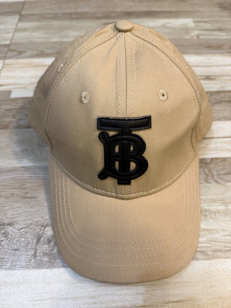 300 PESOS CAPS PRICE FIXED! (Category: Caps & Hats) located in Manila. Submitted by safeowl.b6dbb0 (Listing ID 1466412119, Image 1). Description: 300 PESOS CAPS PRICE FIXED BAWAL SA MAARTE AT MATANONG 300 PESOS EACH! VIA LALAMOVE PASIG LOC.