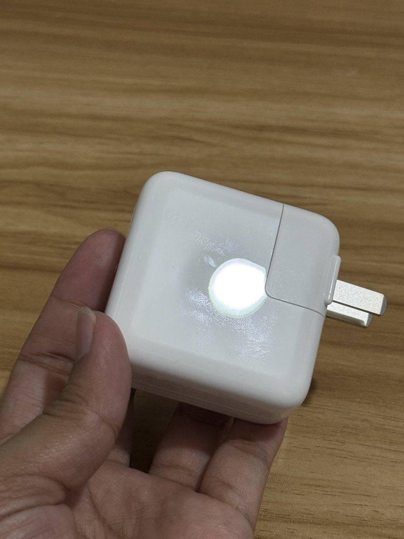 30W Power Adapter (Category: Chargers & Cables) located in Baguio. Submitted by yaniegc (Listing ID 1466479131, Image 3). Description: Price slightly negotiable as it is brand new, just removed the seal RFS: I have two chargers for my laptop.
