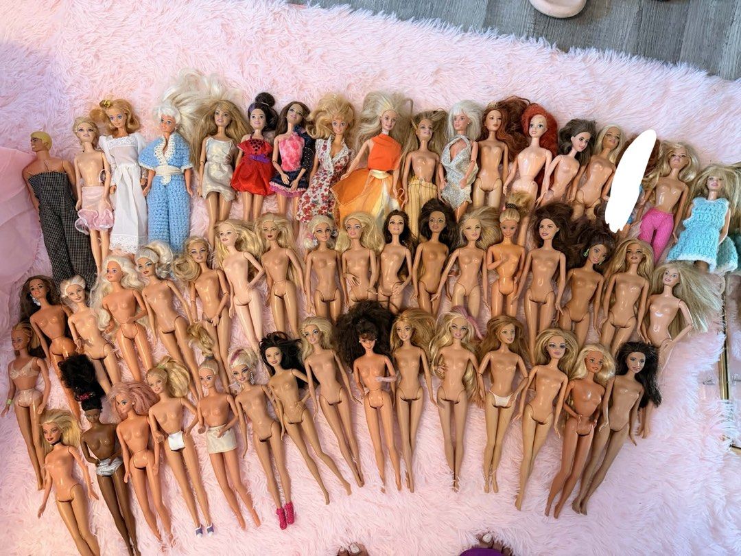50pcs Preloved Barbie Dolls (Category: Kids Toys) located in Liloan. Submitted by leodumagsagighe (Listing ID 1466479705, Image 1). Description: ✨ PRELOVED BARBIE DOLLS BUNDLE ✨ 💖 Preloved Barbie dolls 💖 Good overall condition 💖 May have minor flaws due to age/as is condition 💖 What you see is what you get 💖 ETA: OCT- NOV 💖 Take All is 18k 📌 First to pay = priority 📌 Please manage expectations regarding preloved/vintage items. Happy doll 