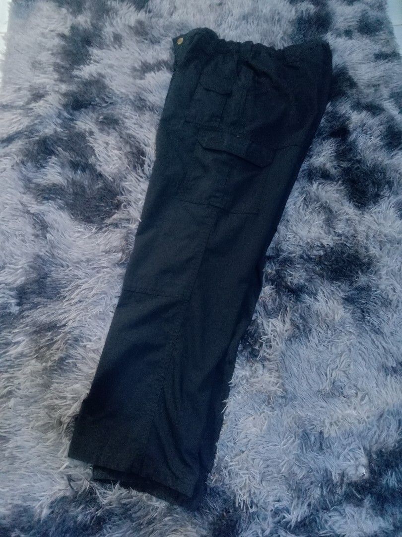 5.11 tactical taclite pro ripstop cargo pants (Category: Trousers) located in Bacolod City. Submitted by wepthriftstyle (Listing ID 1466399800, Image 2). Description: 5.11 tactical taclite pro ripstop cargo pants SIZE/DIMES: 32 waist 41 length No issue Excellent Complete tags Actual color: dark navy blue Color rate: 10/10 Unli videocall with item Unli vouch / Legit checking Shipping via j&t Payment via Gcash +Sf Negotiable 📩.