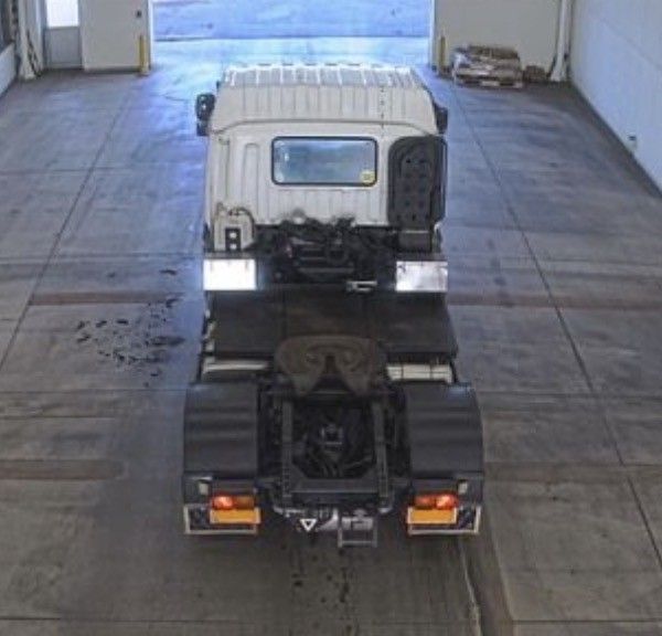 6wg1 tractor head 6w (Category: Construction & Building Materials) located in Makati City. Submitted by ztak13 (Listing ID 1466365690, Image 3). Description: 🚛 FOR SALE — ISUZU GIGA 6WG1 TRACTOR HEAD 🔥 💪 6W Tractor Head — Reliable & Heavy-Duty! 🔹 Brand: Isuzu 🔹 Model: Isuzu Giga 🔹 Engine: 6WG1 Inline 🔹 Transmission: Straight 7-Speed 🔹 Front Suspension: Molye 🔹 Rear Suspension: Air Suspension ✅ Powerful 6WG1 Engine ✅ Heavy-duty setup ✅ Gr