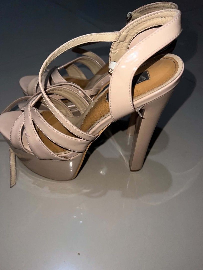 7 inches heels (Category: Heels) located in Paranaque City. Submitted by xxgeorgia (Listing ID 1466561191, Image 2). Description: issue may scratches check third photo size 40.