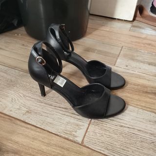(Category: ) located in . Submitted by serpentina (Listing ID 1466524563, Image 1). Description: .