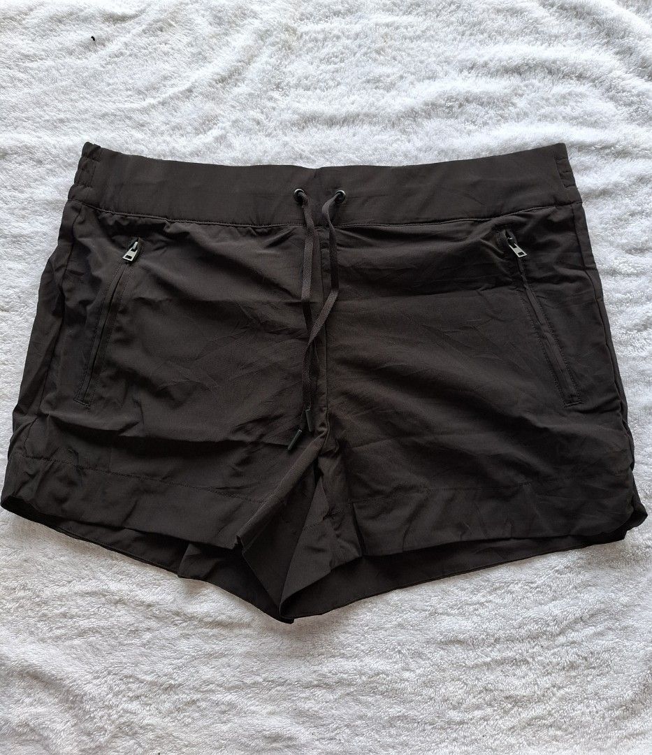 90 degrees by reflex black short - XL (Category: Shorts) located in Abucay. Submitted by petiteprettyboutiquev2 (Listing ID 1466355651, Image 1). Description: almost newww.. 2 zipped pockets with 1 back pocket😍 + SF(J&T).